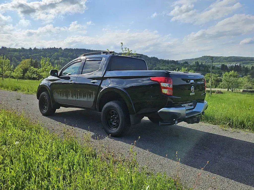 Używany Mitsubishi L200 181 KM (133 kW) 2017 Czarny Pickup