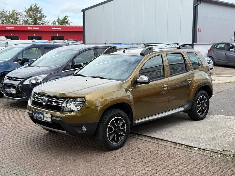 Grün Gebraucht 2016 Dacia Duster Prestige SUV | 6.900 € (Fairer Preis) - Bild 1/4