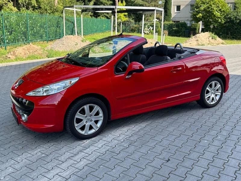 Rot Gebraucht 2009 Peugeot 207 CC Sport Cabrio | 3.990 € (Fairer Preis) - Bild 1/4