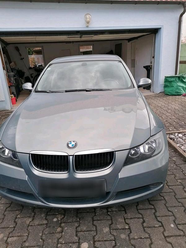 Gebraucht BMW 316 129 PS (94 kW) 2007 Grau Limousine