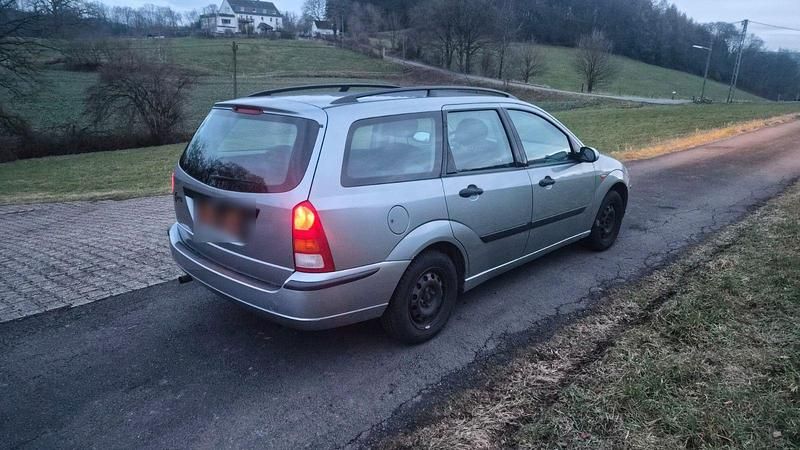 Gebraucht Ford Focus Finesse 101 PS (74 kW) 2003 Silber Kombi