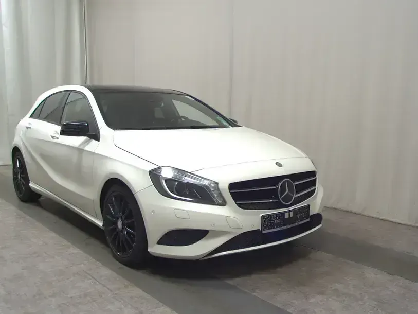 Gebraucht Mercedes A220 Urban 170 PS (125 kW) 2013 Calcitweiss unilack Limousine