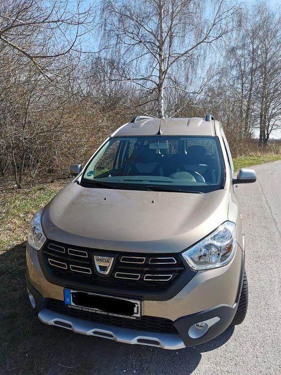 Beige Gebraucht 2021 Dacia Dokker Stepway Van | 16.399 € (Fairer Preis) - Bild 1/4