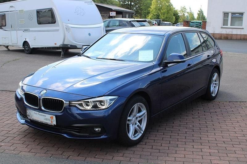 Gebraucht BMW 320 Advantage 184 PS (135 kW) 2017 Blau Kombi