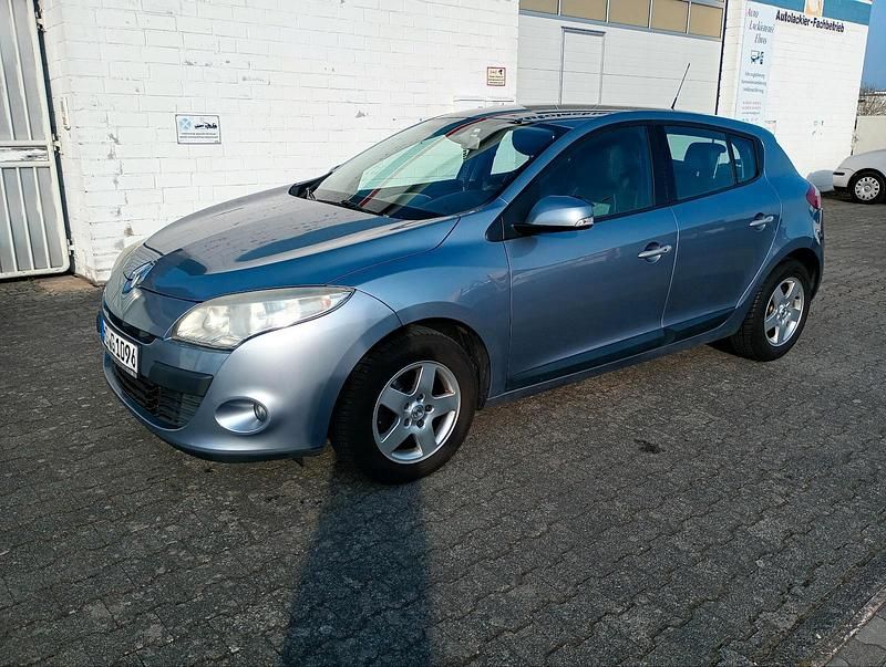 Gebraucht Renault Mégane 110 PS (80 kW) 2010 Grau Limousine