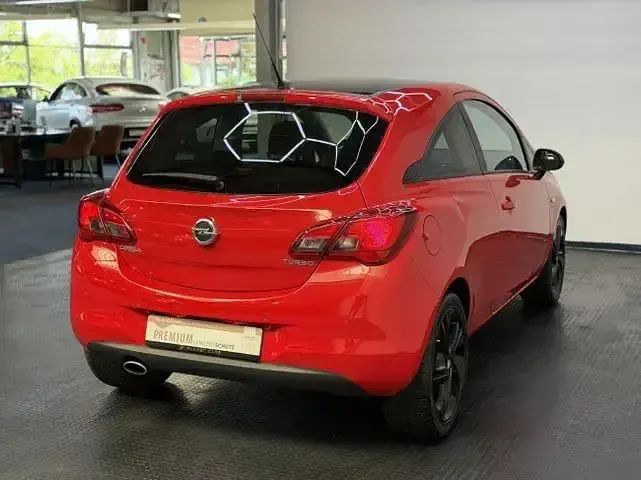 Gebraucht Opel Corsa Color Edition 101 PS (74 kW) 2015 Rot Kleinwagen
