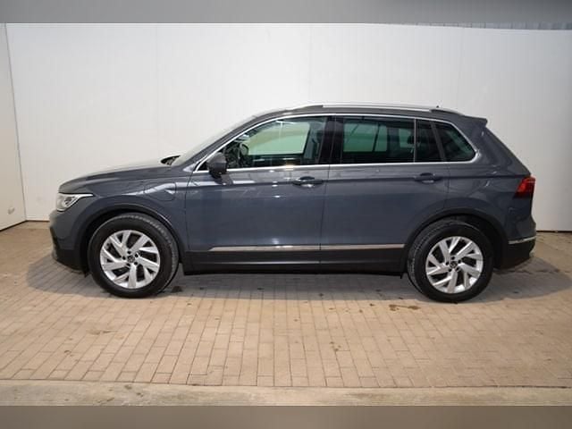 Gebraucht VW Tiguan Elegance 245 PS (180 kW) 2023 Delfingrau metallic SUV