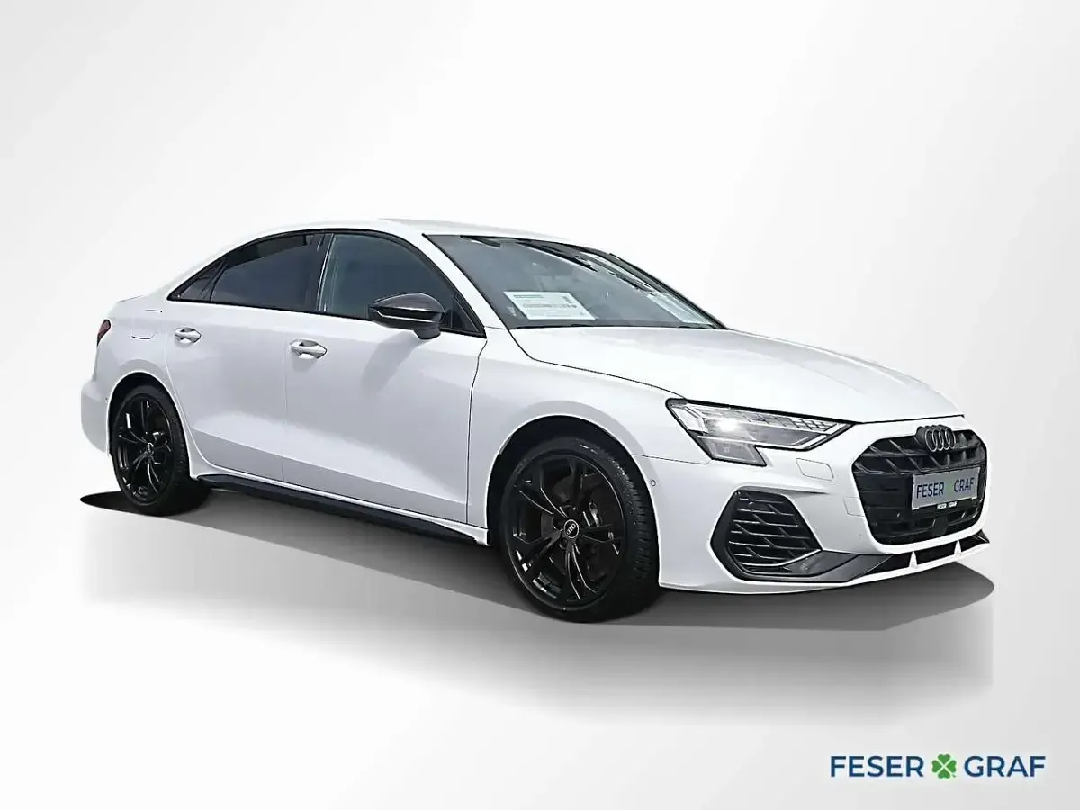 Gebraucht Audi S3 Sport 333 PS (244 kW) 2025 Arkonaweiß Limousine