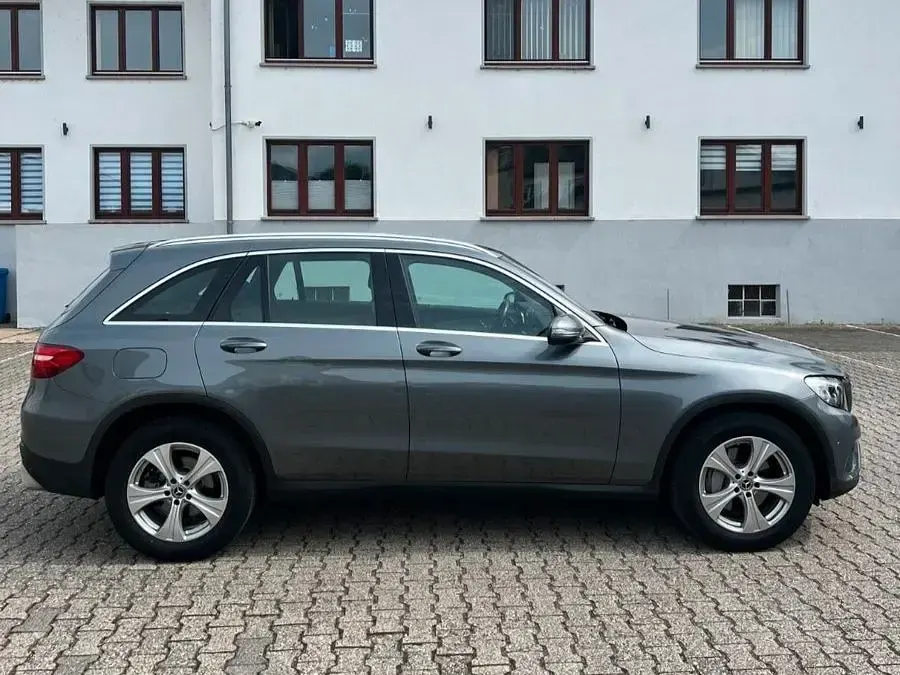 Gebraucht Mercedes GLC250 211 PS (155 kW) 2018 Grau SUV