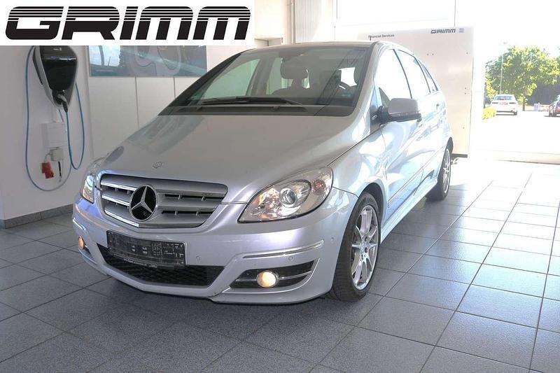 Polarsilber metalliclack Gebraucht 2010 Mercedes B180 Sport Van / Kleinbus | 5.750 € (Guter Preis) - Bild 1/4