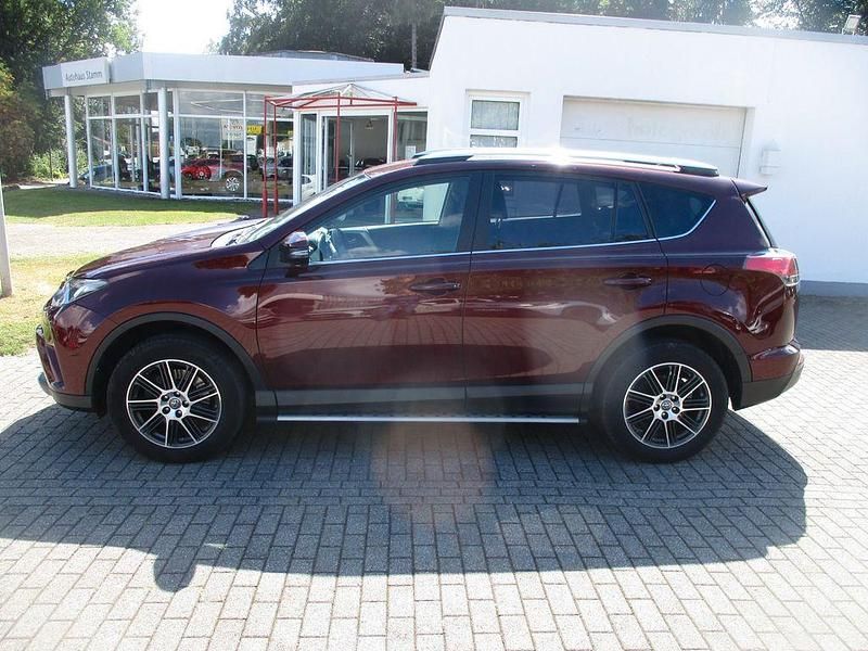Rot Gebraucht 2017 Toyota RAV4 Edition-S SUV | 18.450 € (Fairer Preis) - Bild 1/4