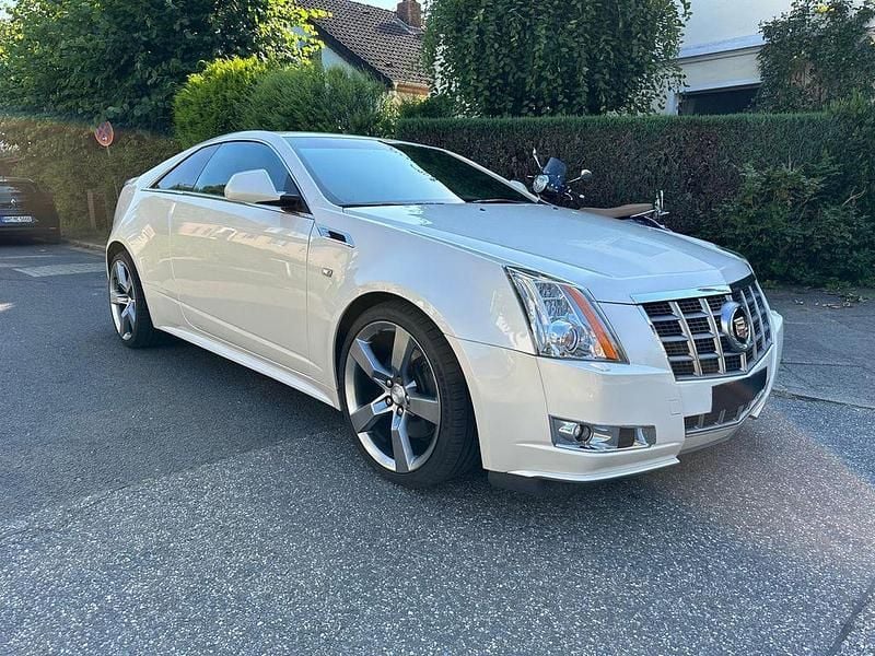 Gebraucht Cadillac CTS 322 PS (236 kW) 2011 Weiß Coupé