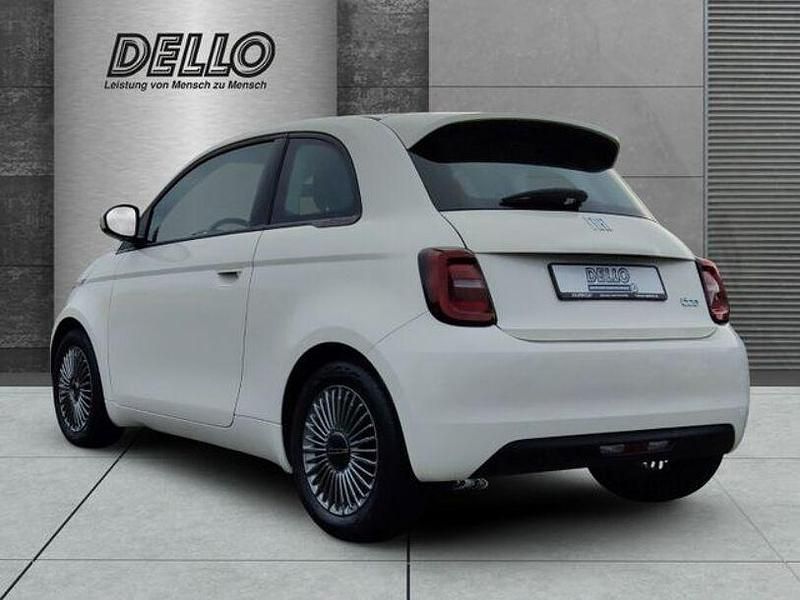 Gebraucht Fiat 500e Basis 86 kW (118 PS) 2023 Arktis weiß Kleinwagen