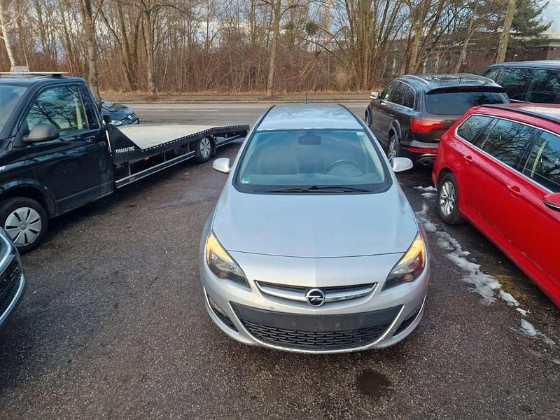 Gebraucht Opel Astra Edition 140 PS (102 kW) 2016 Silber Kombi
