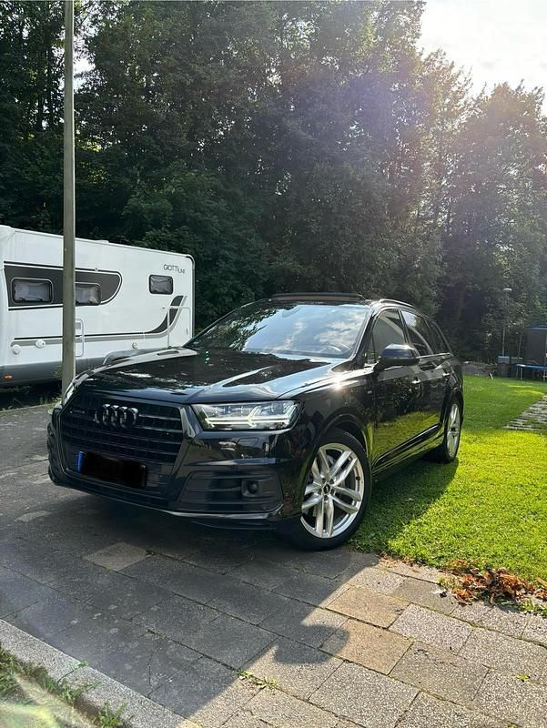 Schwarz Gebraucht 2018 Audi Q7 S-Line SUV | 32.390 € (Guter Preis) - Bild 1/4