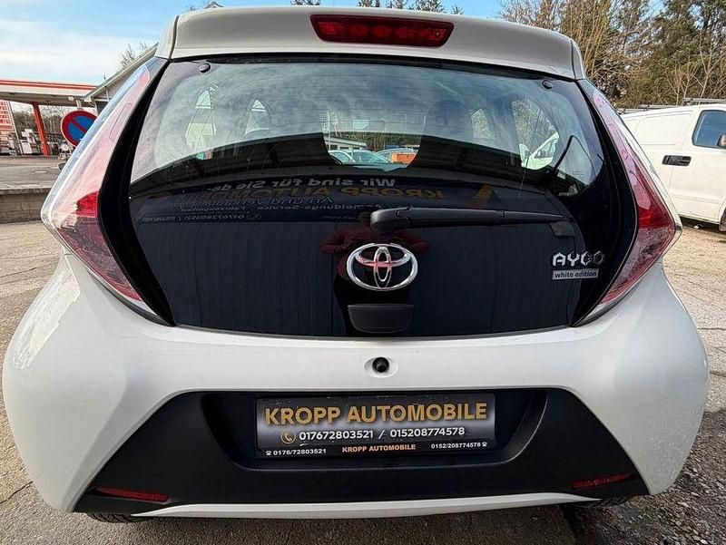 Gebraucht Toyota Aygo X-wave 69 PS (50 kW) 2017 Weiß Kleinwagen