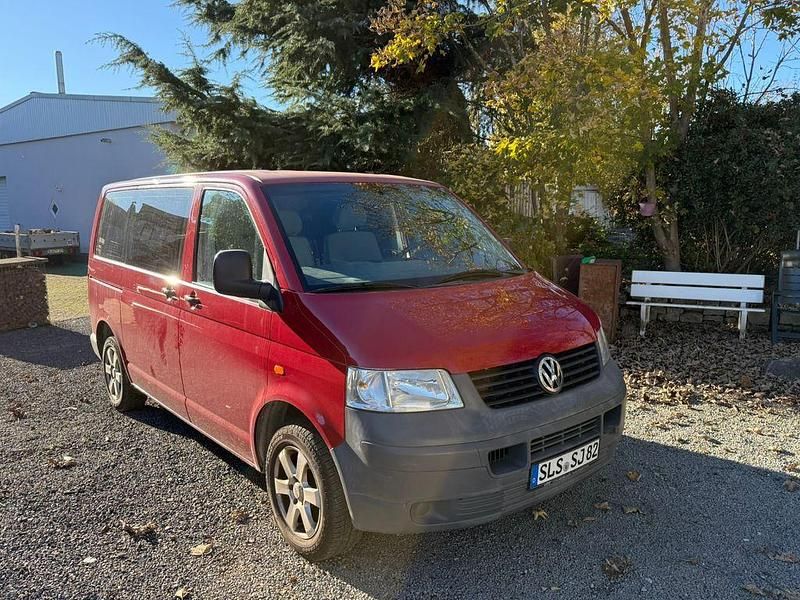 Rot Gebraucht 2005 VW T5 Van | 9.500 € (Etwas zu teuer) - Bild 1/4