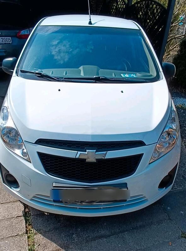 Weiß Gebraucht 2011 Chevrolet Spark Kleinwagen | 2.000 € (Guter Preis) - Bild 1/4