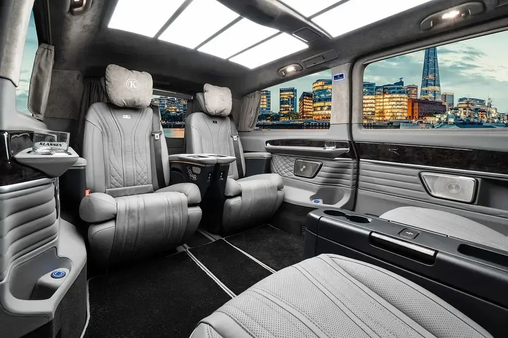 Neu Mercedes V300 Business 237 PS (174 kW) 2026 Schwarz Van / Kleinbus