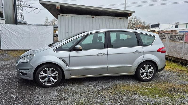 Gebraucht Ford S-MAX Titanium 163 PS (119 kW) 2011 Silber Van / Kleinbus