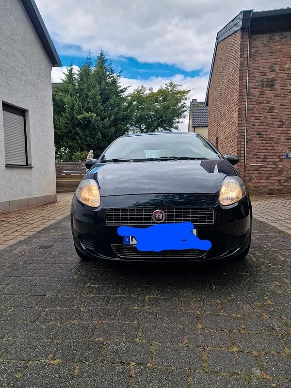 Blau Gebraucht 2009 Fiat Grande Punto Kleinwagen | 1.800 € (Fairer Preis) - Bild 1/4