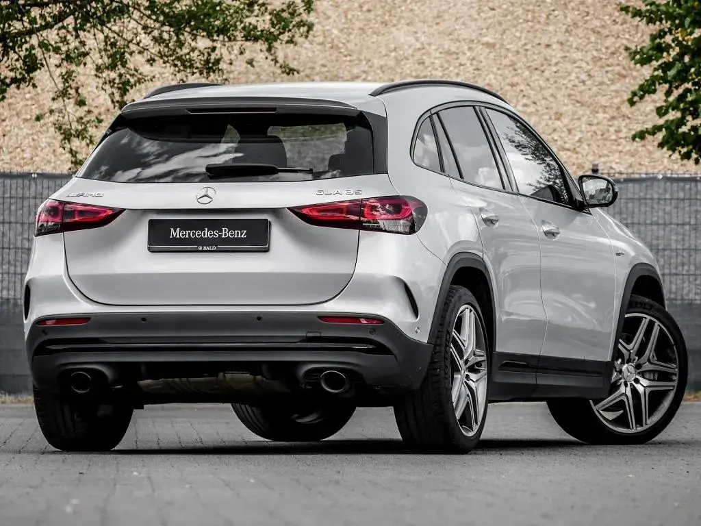 Gebraucht Mercedes GLA35 AMG AMG 306 PS (225 kW) 2023 Iridiumsilber metallic SUV