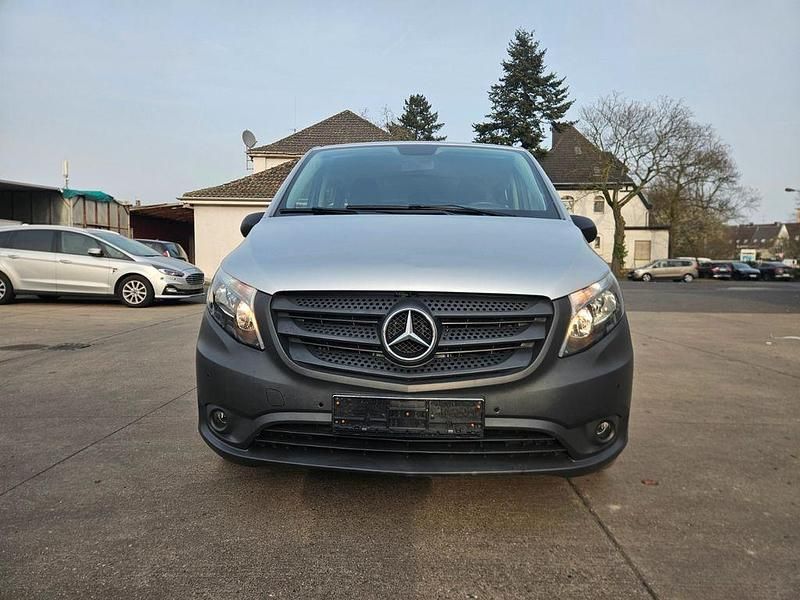 Gebraucht Mercedes Vito 163 PS (119 kW) 2019 Silber Van