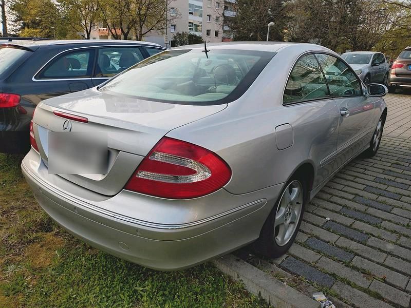 Gebraucht Mercedes CLK320 218 PS (160 kW) 2002 Silber Coupé