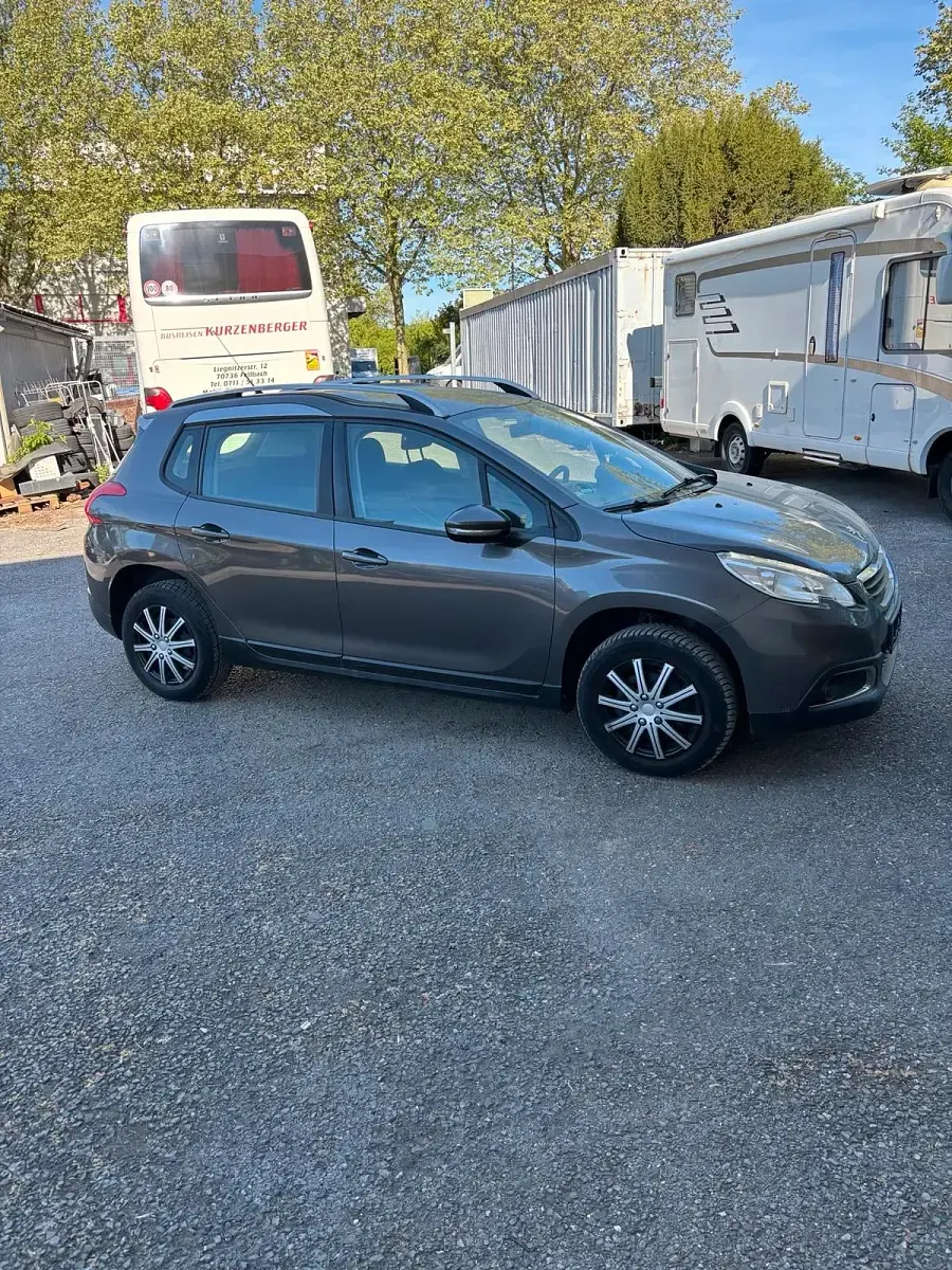 Gebraucht Peugeot 2008 110 PS (80 kW) 2016 Gold SUV