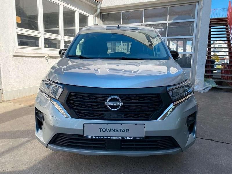 Neu Nissan Townstar N-Connecta 131 PS (96 kW) 2025 Highland grey (m) Van / Kleinbus