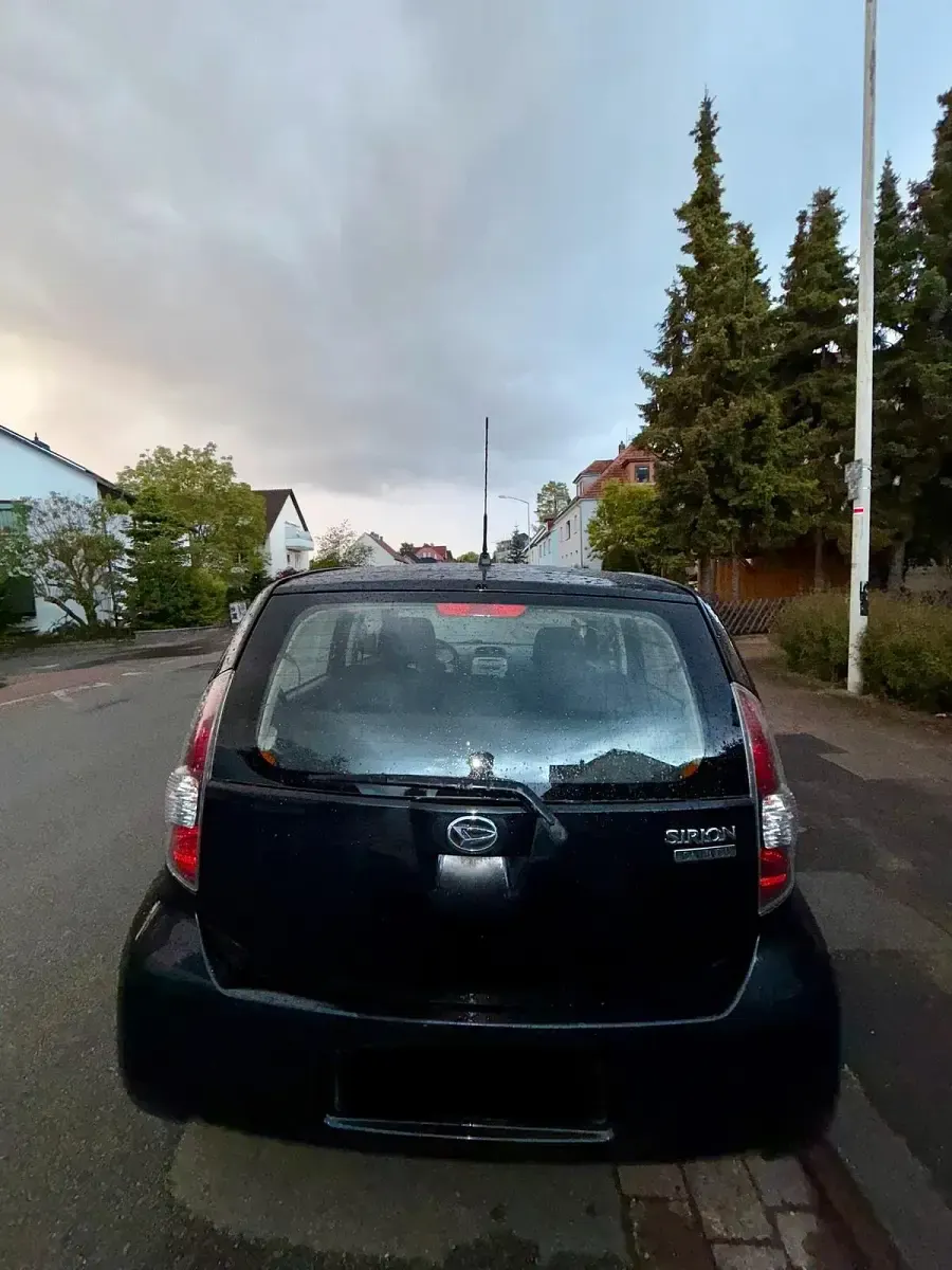 Gebraucht Daihatsu Sirion 91 PS (66 kW) 2008 Schwarz Kleinwagen