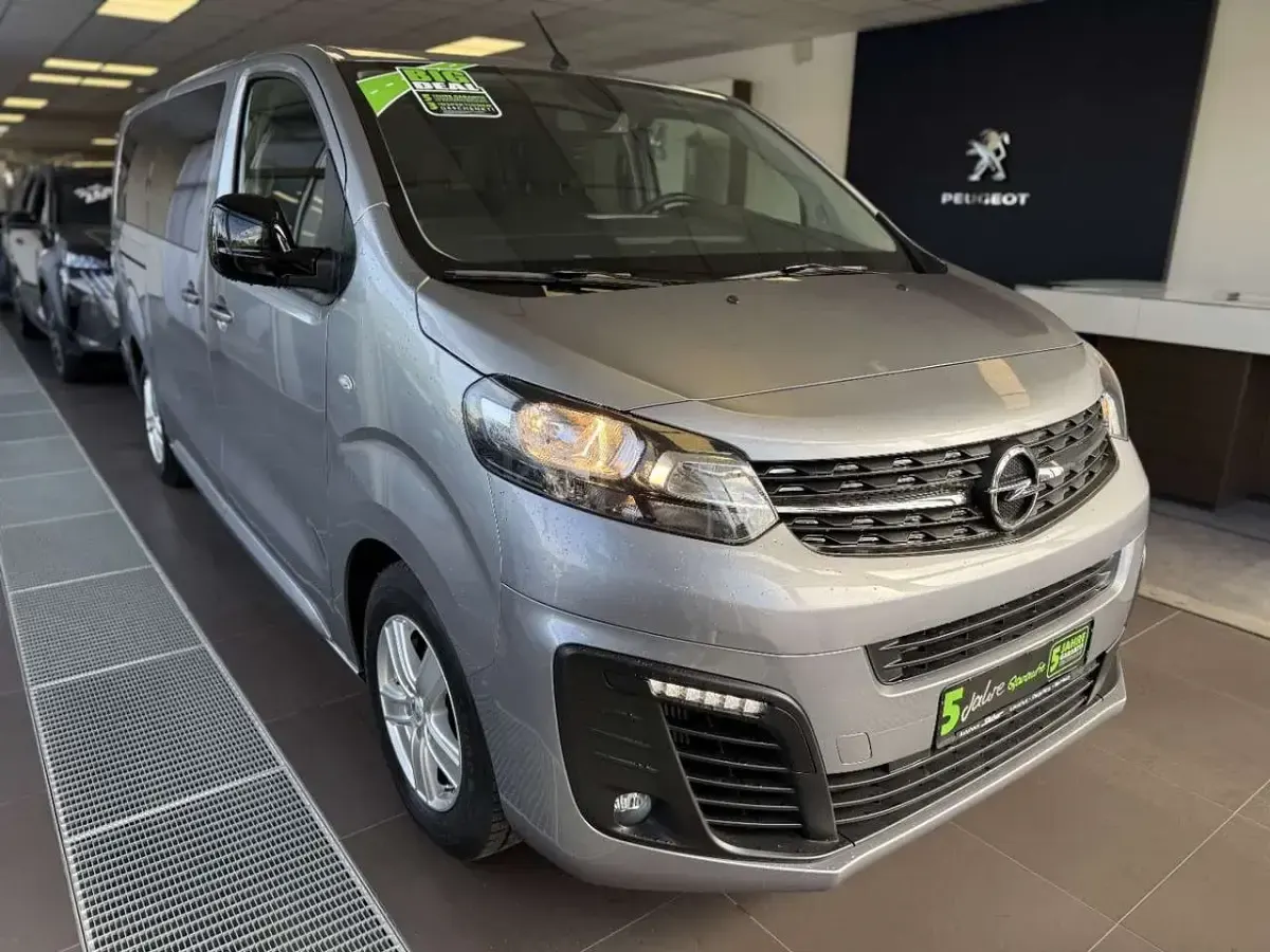 Gebraucht Opel Vivaro-e Combi 144 PS (105 kW) 2022 Kontrast grau/quarz silber Van / Kleinbus