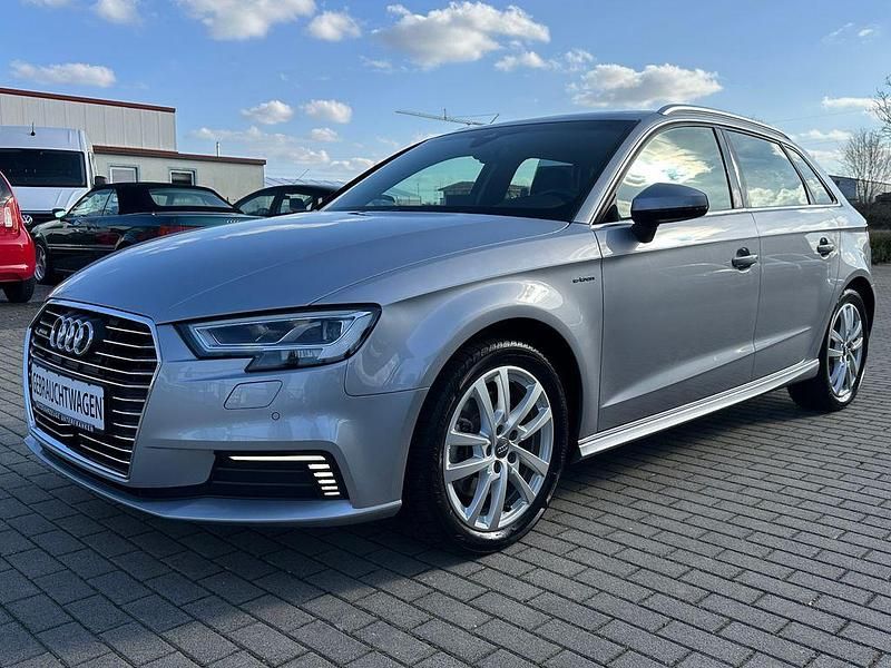 Gebraucht Audi A3 Sportback e-tron Comfort 204 PS (150 kW) 2018 Silber Kleinwagen