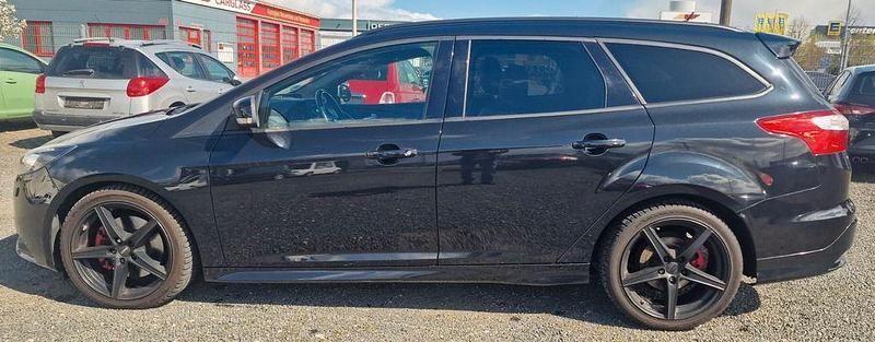 Gebraucht Ford Focus ST 250 PS (183 kW) 2014 Schwarz Limousine