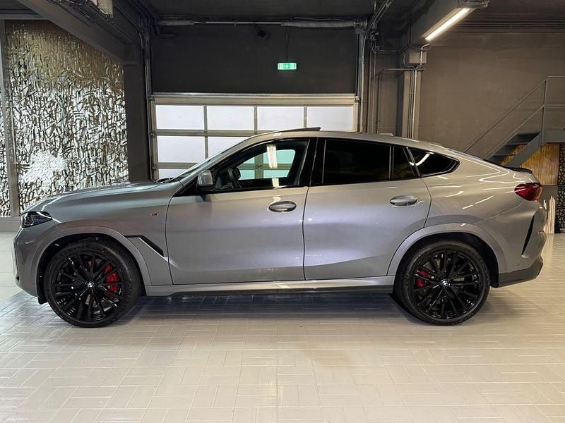 Gebraucht BMW X6 M Sport 298 PS (219 kW) 2024 Skyscraper grau metallic SUV