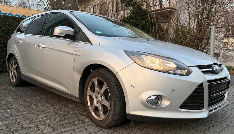 Gebraucht Ford Focus 125 PS (91 kW) 2013 Silber Kombi
