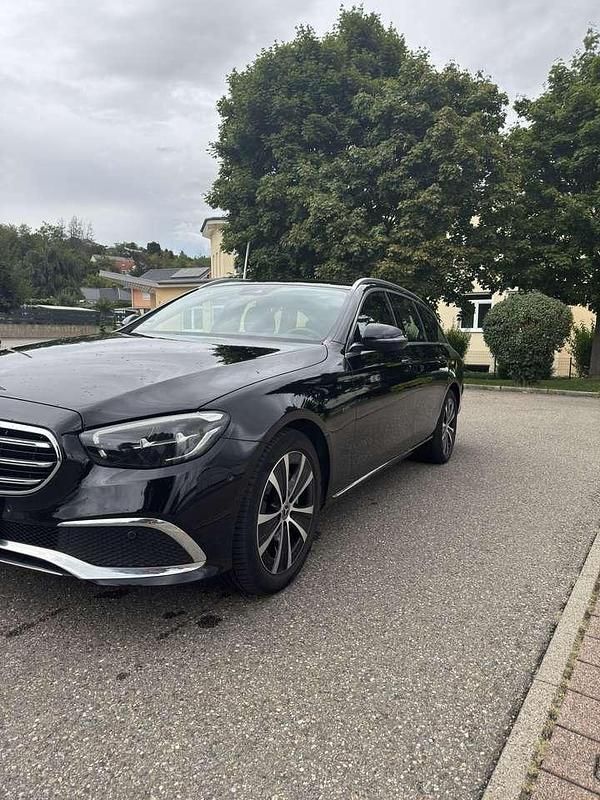 Gebraucht Mercedes E300 211 PS (155 kW) 2020 Schwarz Kombi