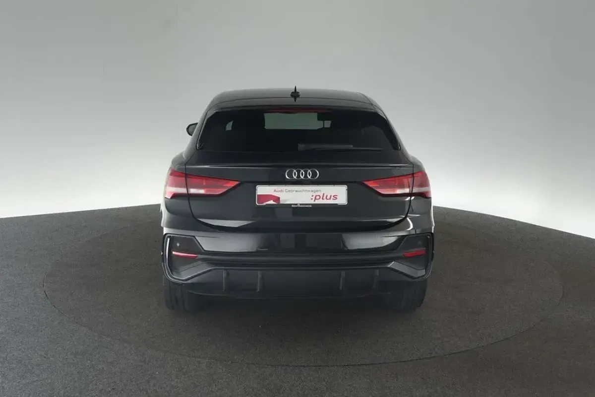 Gebraucht Audi Q3 Sportback Basis 245 PS (180 kW) 2023 Schwarz SUV