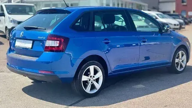 Gebraucht Skoda Rapid Clever 95 PS (69 kW) 2018 Blau Kleinwagen