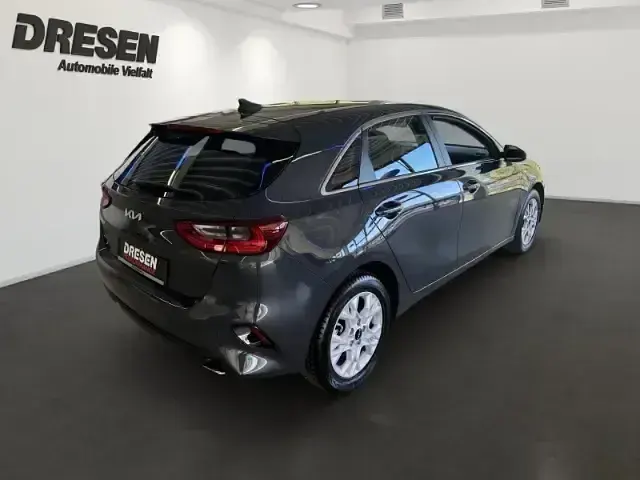 Usado Kia Ceed Vision 140 CV (102 kW) 2025 Gris Utilitario