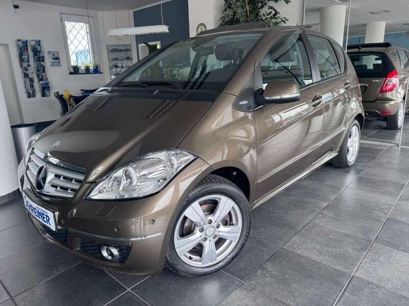 Braun Gebraucht 2012 Mercedes A180 Avantgarde Kleinwagen | 11.990 € (Fairer Preis) - Bild 1/4