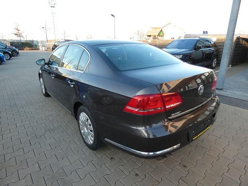 Gebraucht VW Passat Comfortline 160 PS (117 kW) 2011 Schwarz Limousine