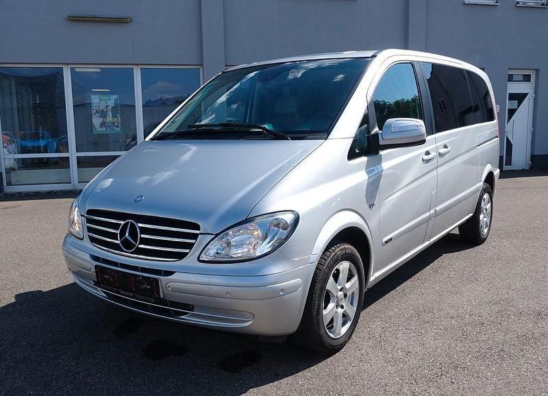 Silber Gebraucht 2009 Mercedes Viano Van / Kleinbus | 13.499 € (Guter Preis) - Bild 1/4