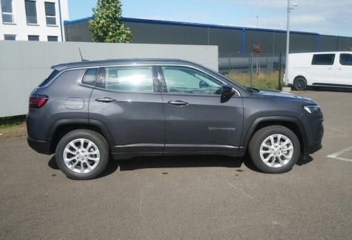 Neu Jeep Compass Altitude 130 PS (95 kW) 2025 Grau SUV