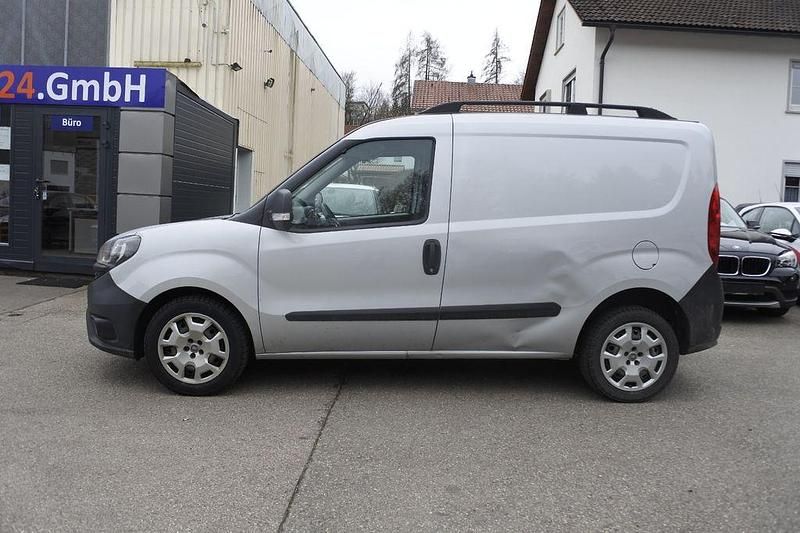 Gebraucht Fiat Doblò 101 PS (74 kW) 2018 Silber Van / Kleinbus