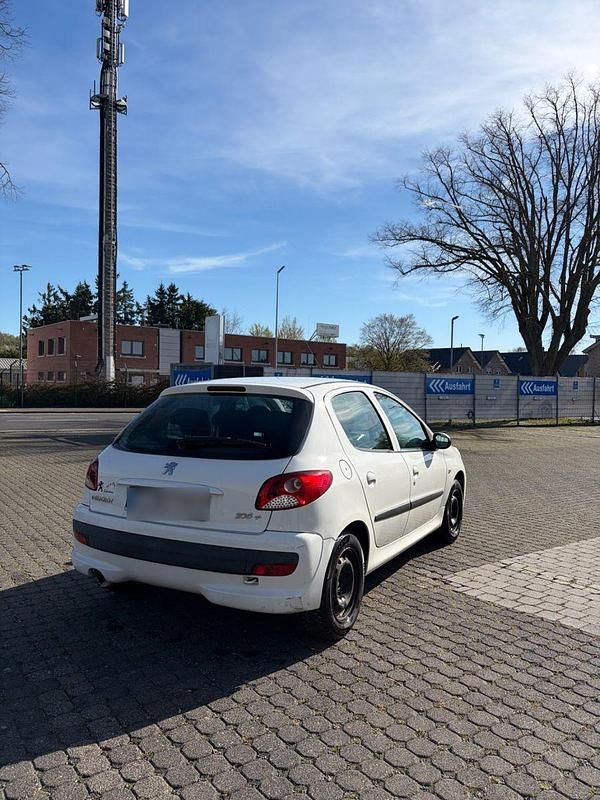 Gebraucht Peugeot 206 75 PS (55 kW) 2009 Schwarz Kleinwagen