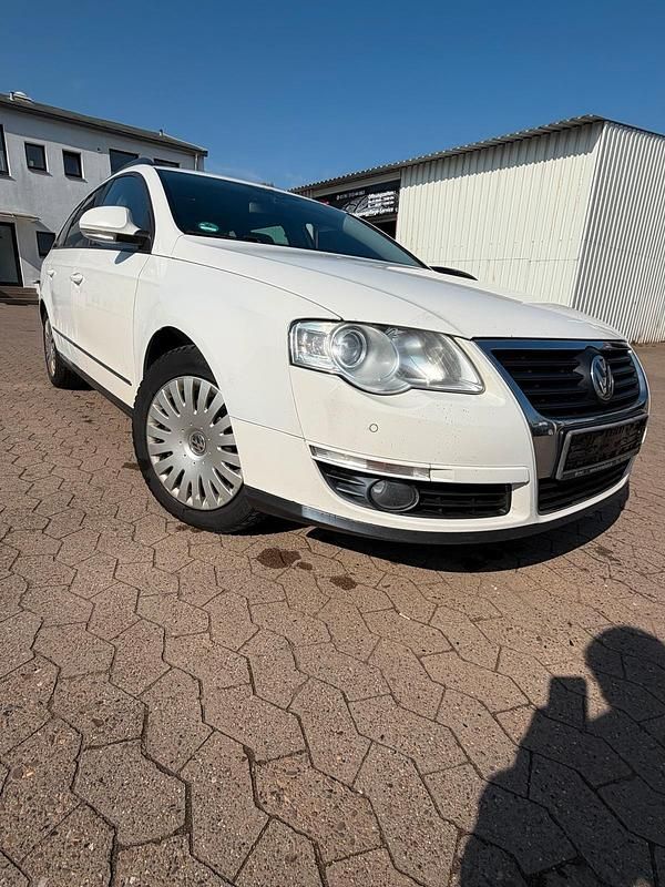 Gebraucht VW Passat 140 PS (102 kW) 2010 Weiß Kombi