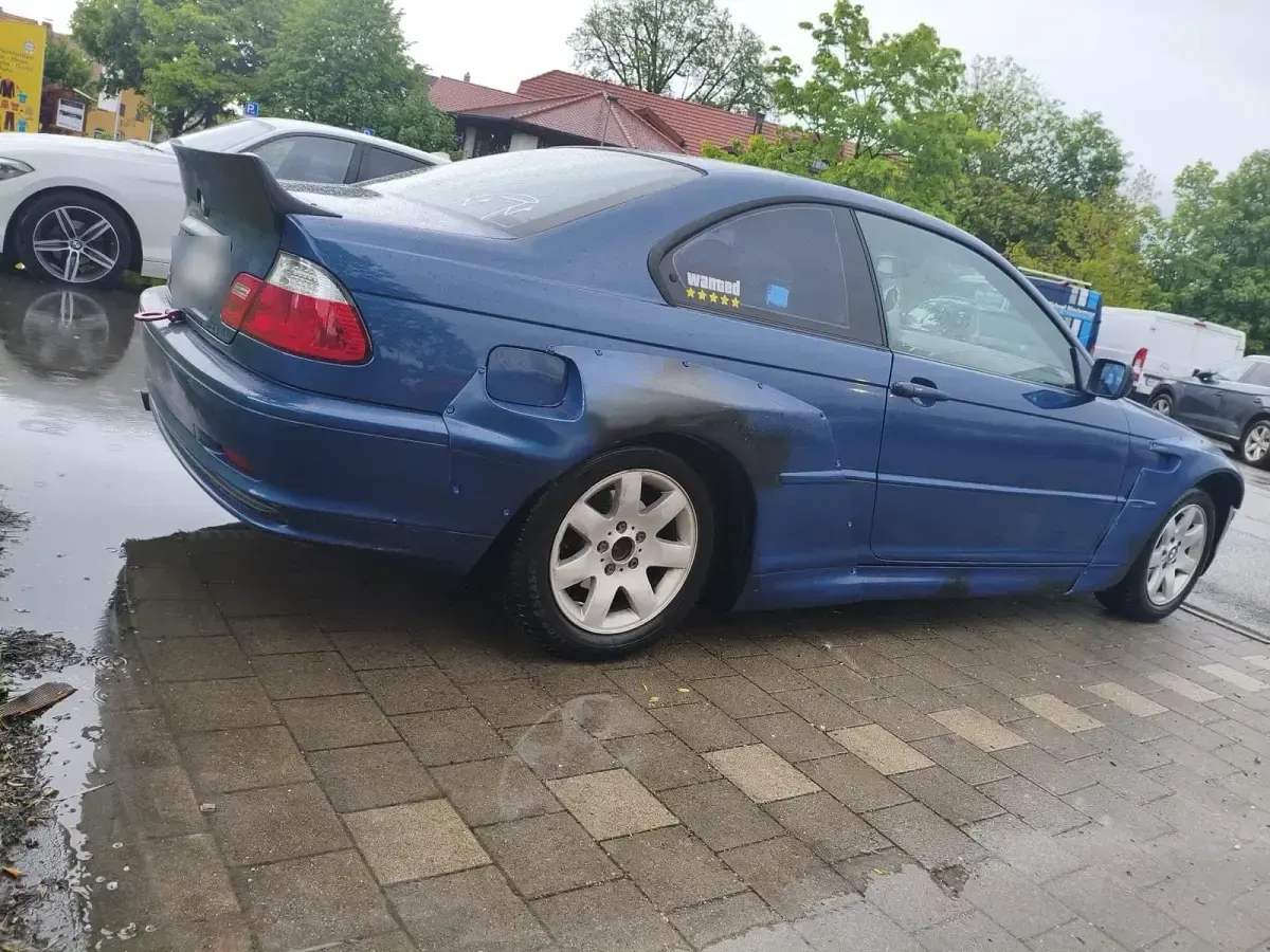 Gebraucht BMW 318 143 PS (105 kW) 2003 Blau Coupé