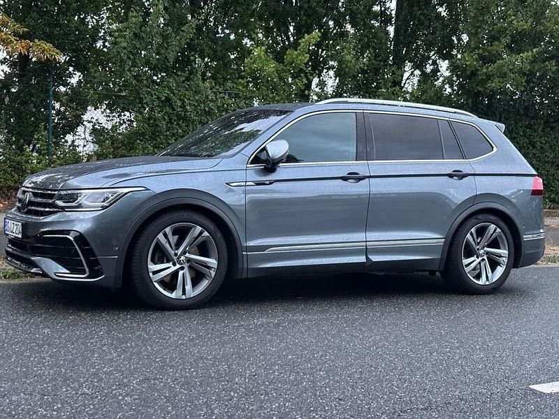 Grau Gebraucht 2022 VW Tiguan Allspace R-line SUV | 37.200 € (Fairer Preis) - Bild 1/4