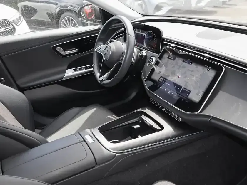 Gebraucht Mercedes E300 Avantgarde 197 PS (144 kW) 2025 Grau metalliclack graphitgrau Kombi